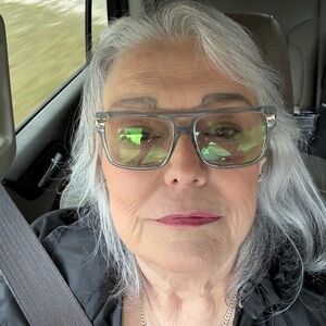 Meet your Posher, Vicki